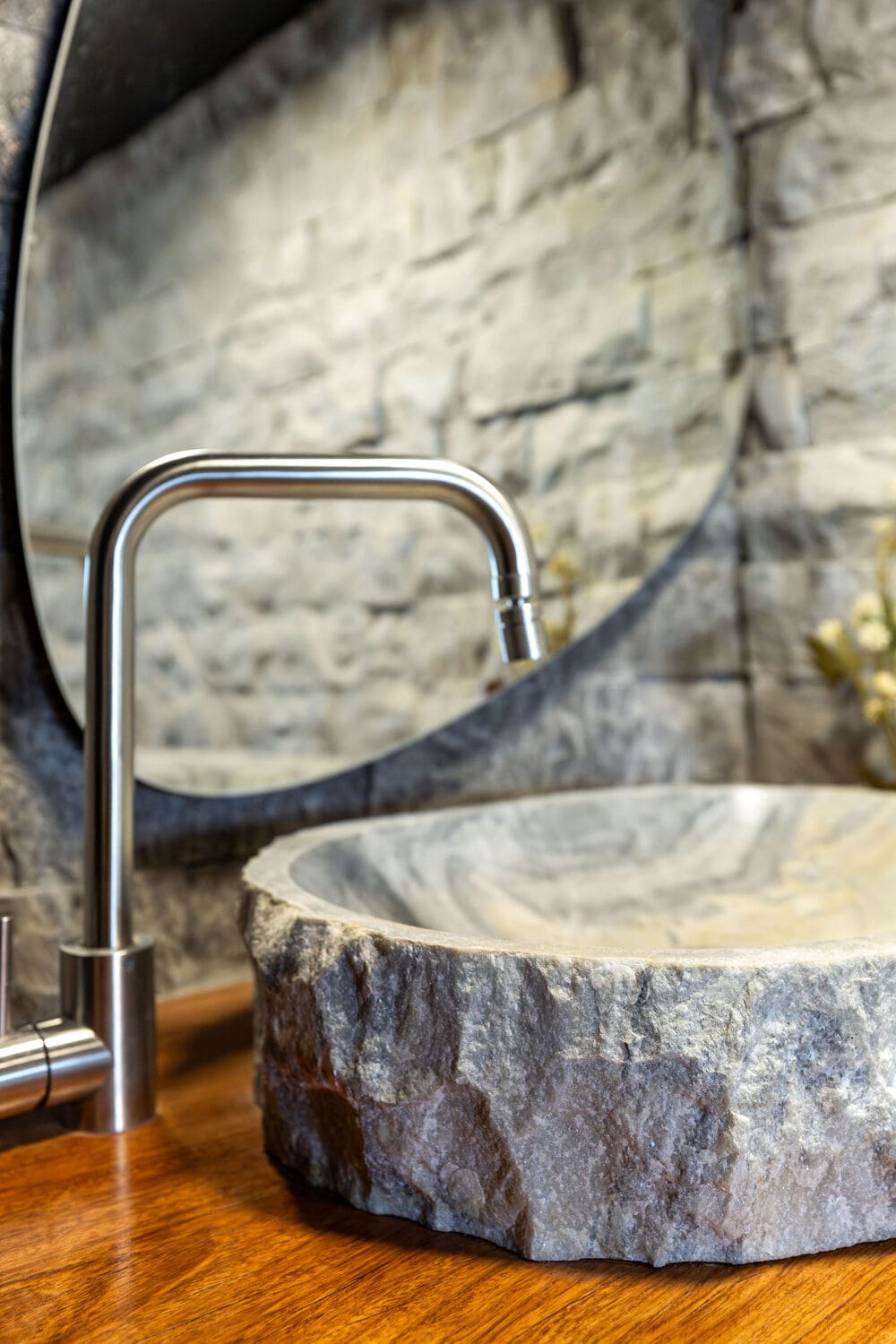 CUBA PLATINUM ROCK FACE RED SOBR DIAM 320