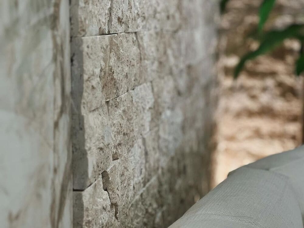 TRAVERTINO CLÁSSICO ROCK FACE 10x10 CM